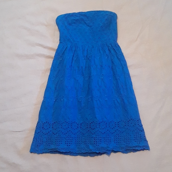 Dresses & Skirts - Size 2 Strapless Dress